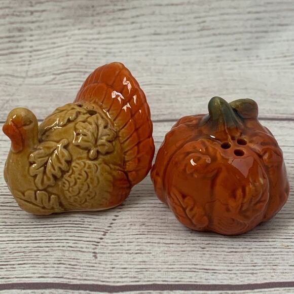 Thanksgiving Turkey and Pumpkin Salt and Pepper Shaker Set Fall Dining Decor - Picture 1 of 10